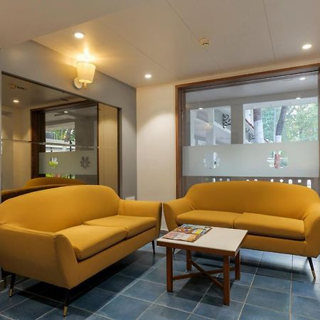 Gold Beach Villa Daman Bagian luar foto