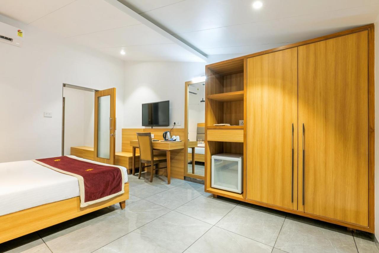 Gold Beach Villa Daman Bagian luar foto