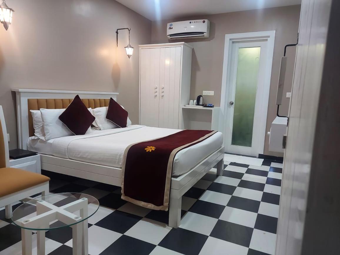 Gold Beach Villa Daman Bagian luar foto