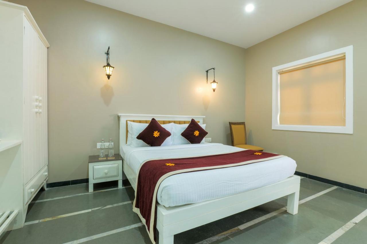 Gold Beach Villa Daman Bagian luar foto