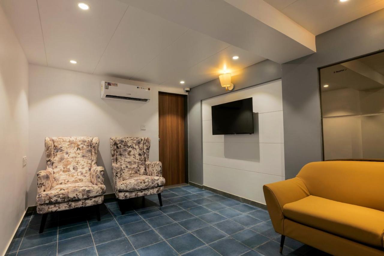 Gold Beach Villa Daman Bagian luar foto