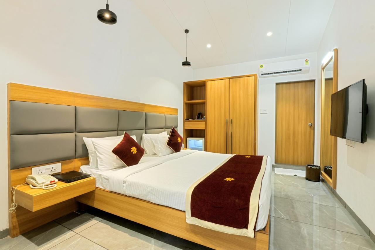 Gold Beach Villa Daman Bagian luar foto
