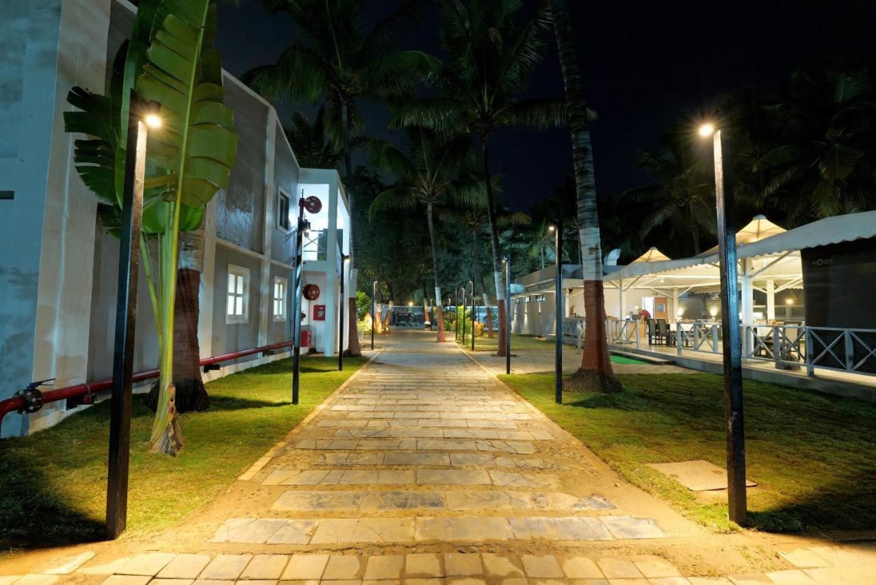 Gold Beach Villa Daman Bagian luar foto