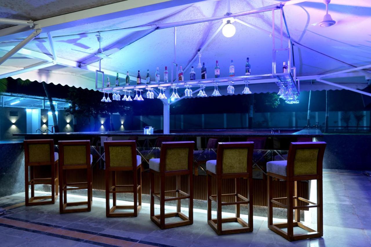 Gold Beach Villa Daman Bagian luar foto