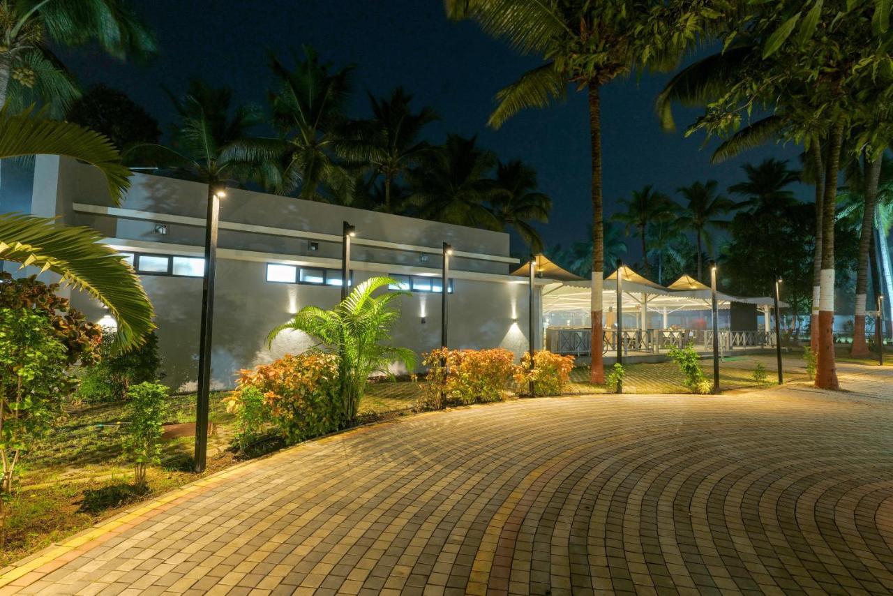 Gold Beach Villa Daman Bagian luar foto