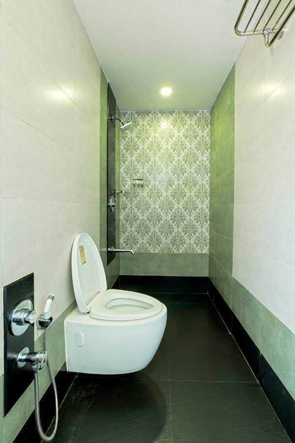 Gold Beach Villa Daman Bagian luar foto