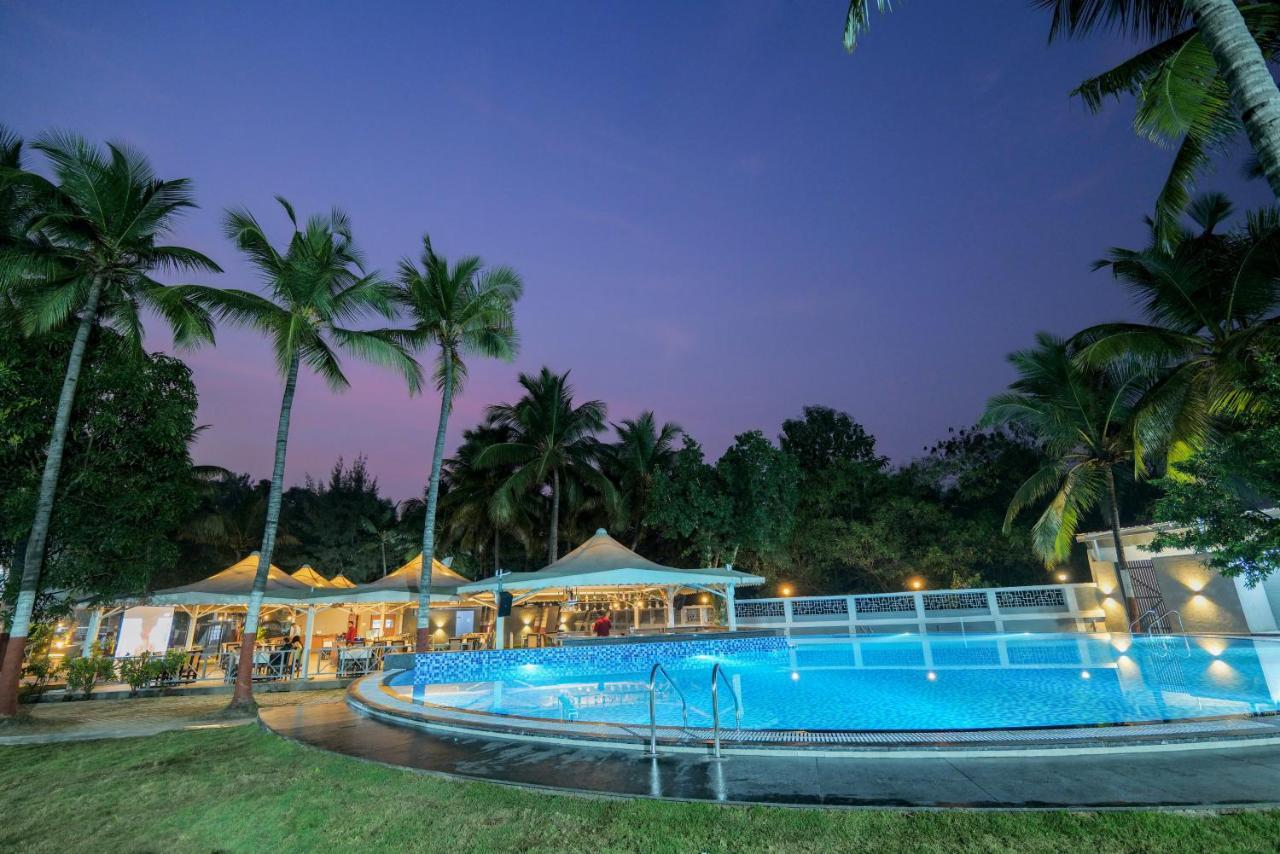 Gold Beach Villa Daman Bagian luar foto